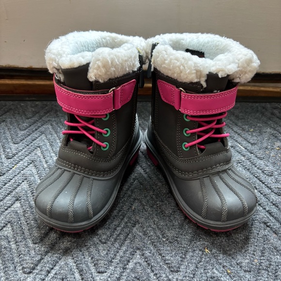 Cat & Jack Toddler Girls’ Winter Boots - Size 8 - Picture 1 of 4
